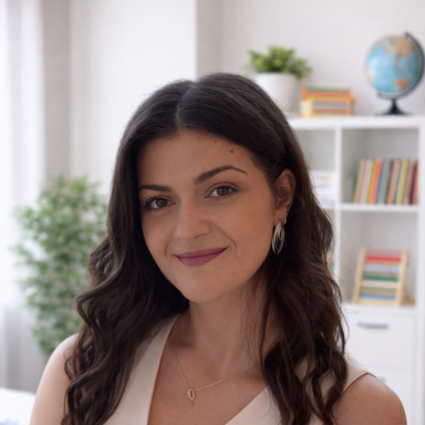 Νεφέλη Μπασουράκου